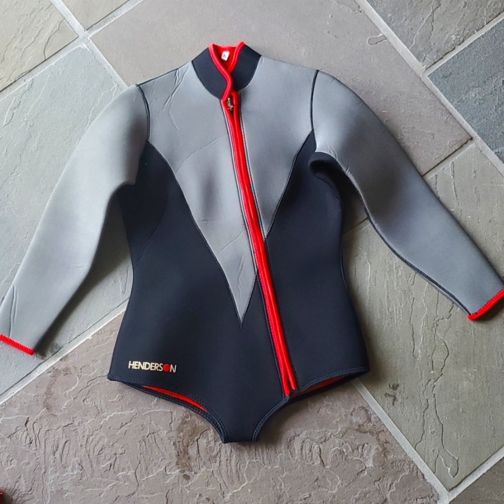Henderson Women's XL wet suit
